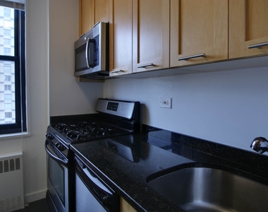 East 83rd Street - Photo Thumbnail 3