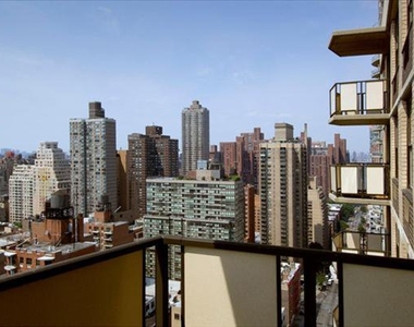 East 83rd Street - Photo Thumbnail 6