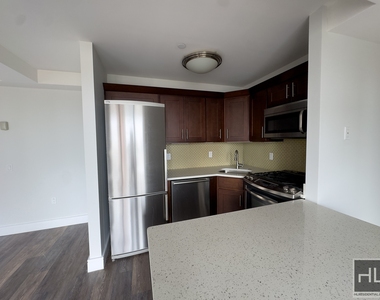 East 91st Street - Photo Thumbnail 6