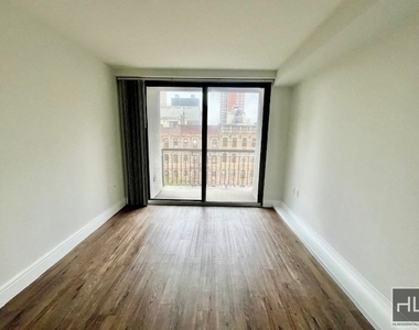 East 91st Street - Photo Thumbnail 3
