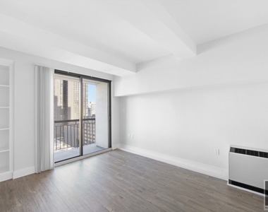 East 91st Street - Photo Thumbnail 16