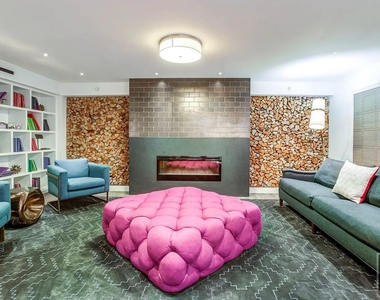 East 91st Street - Photo Thumbnail 12