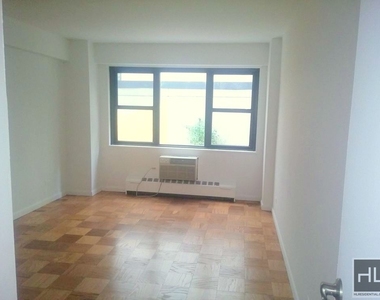 East 46th Street - Photo Thumbnail 1