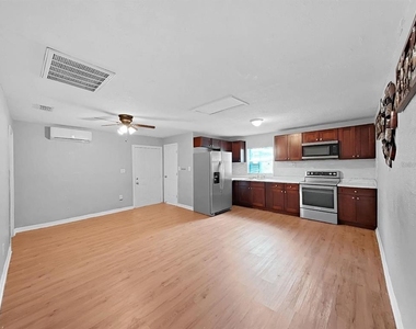 1514 E North Bay Street - Photo Thumbnail 4