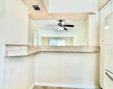 7501 Gallineta Court - Photo Thumbnail 6