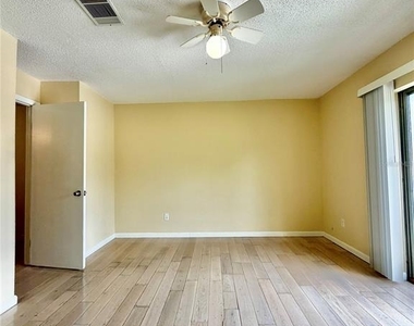 7501 Gallineta Court - Photo Thumbnail 15