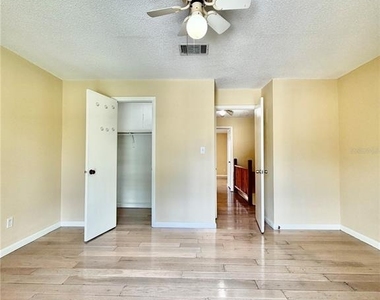 7501 Gallineta Court - Photo Thumbnail 11