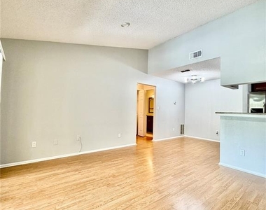 8643 Mallard Reserve Drive - Photo Thumbnail 11