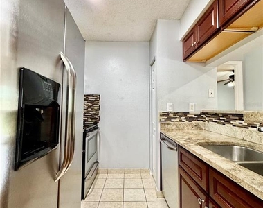 8643 Mallard Reserve Drive - Photo Thumbnail 4
