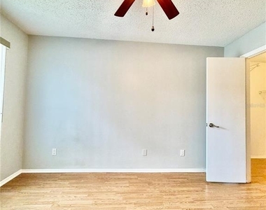 8643 Mallard Reserve Drive - Photo Thumbnail 17