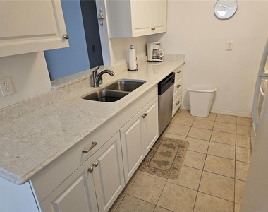 304 Grayston Place - Photo Thumbnail 14