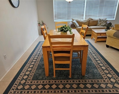 304 Grayston Place - Photo Thumbnail 9