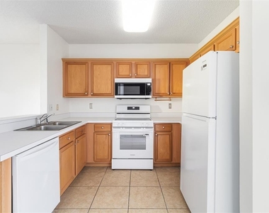6340 Osprey Lake Circle - Photo Thumbnail 7