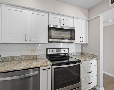 4900 Brittany Drive S - Photo Thumbnail 10