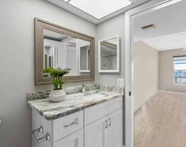 4900 Brittany Drive S - Photo Thumbnail 12
