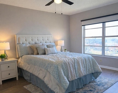 4900 Brittany Drive S - Photo Thumbnail 15