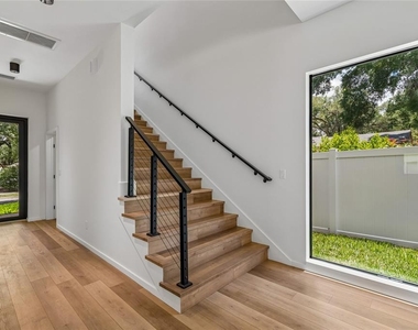 1305 Hilton Place - Photo Thumbnail 5