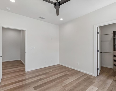 1305 Hilton Place - Photo Thumbnail 35