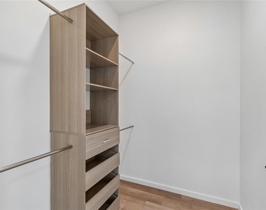 1305 Hilton Place - Photo Thumbnail 33