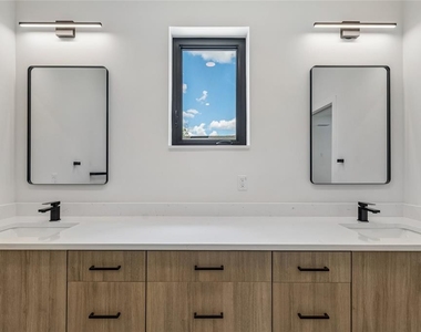 1305 Hilton Place - Photo Thumbnail 26