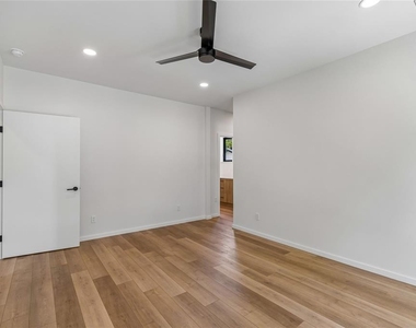 1305 Hilton Place - Photo Thumbnail 19