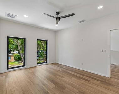 1305 Hilton Place - Photo Thumbnail 18