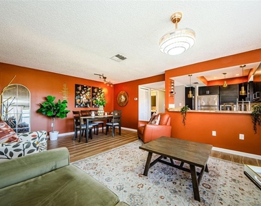 2112 Hammock Pine Boulevard - Photo Thumbnail 4