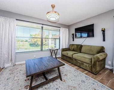 2112 Hammock Pine Boulevard - Photo Thumbnail 7