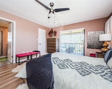 2112 Hammock Pine Boulevard - Photo Thumbnail 14