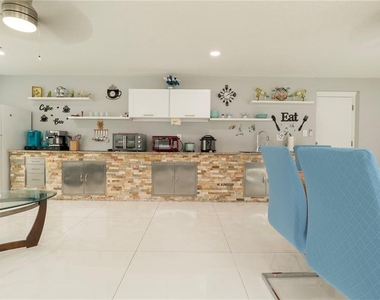 9446 Bayside Court - Photo Thumbnail 29