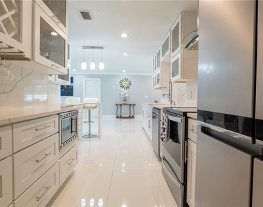 9446 Bayside Court - Photo Thumbnail 9