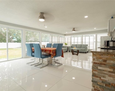 9446 Bayside Court - Photo Thumbnail 25