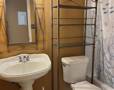 8542 10th Street N - Photo Thumbnail 7