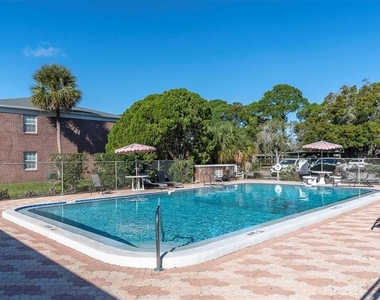 8542 10th Street N - Photo Thumbnail 16