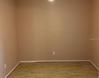 8542 10th Street N - Photo Thumbnail 9
