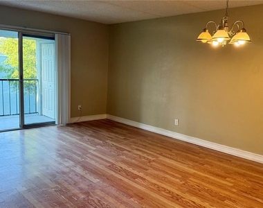 2830 Somerset Park Drive - Photo Thumbnail 9