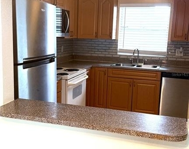 2830 Somerset Park Drive - Photo Thumbnail 6