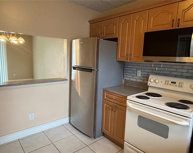2830 Somerset Park Drive - Photo Thumbnail 3