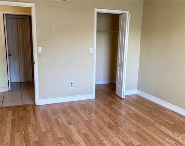 2830 Somerset Park Drive - Photo Thumbnail 16