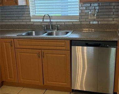 2830 Somerset Park Drive - Photo Thumbnail 5