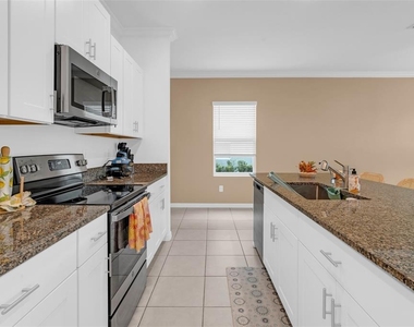 8866 Gallantree Place - Photo Thumbnail 6
