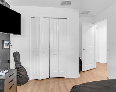 8866 Gallantree Place - Photo Thumbnail 29
