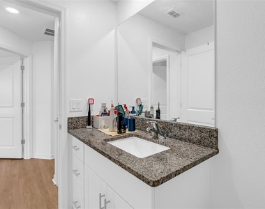 8866 Gallantree Place - Photo Thumbnail 31