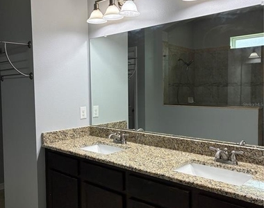 2319 Nesslewood Dr - Photo Thumbnail 30