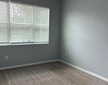 2319 Nesslewood Dr - Photo Thumbnail 8