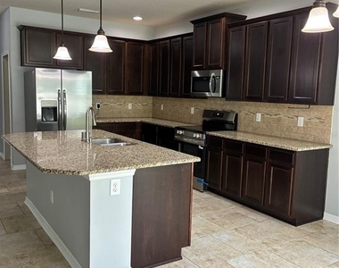 2319 Nesslewood Dr - Photo Thumbnail 6
