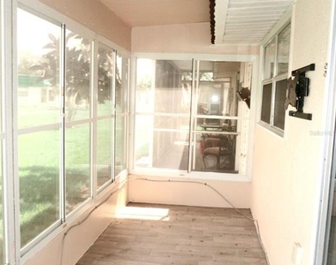 206 Andover Place N - Photo Thumbnail 16