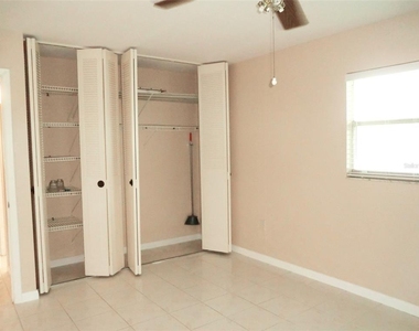 206 Andover Place N - Photo Thumbnail 15