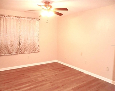 206 Andover Place N - Photo Thumbnail 10