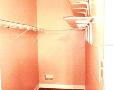 206 Andover Place N - Photo Thumbnail 13